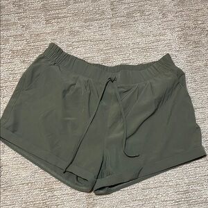 ZYIA Green Athletic Shorts Lightweight Elastic Waist